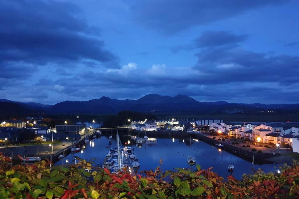 Porthmadog Harbour Town - High Street Apartment. Exteriör bild
